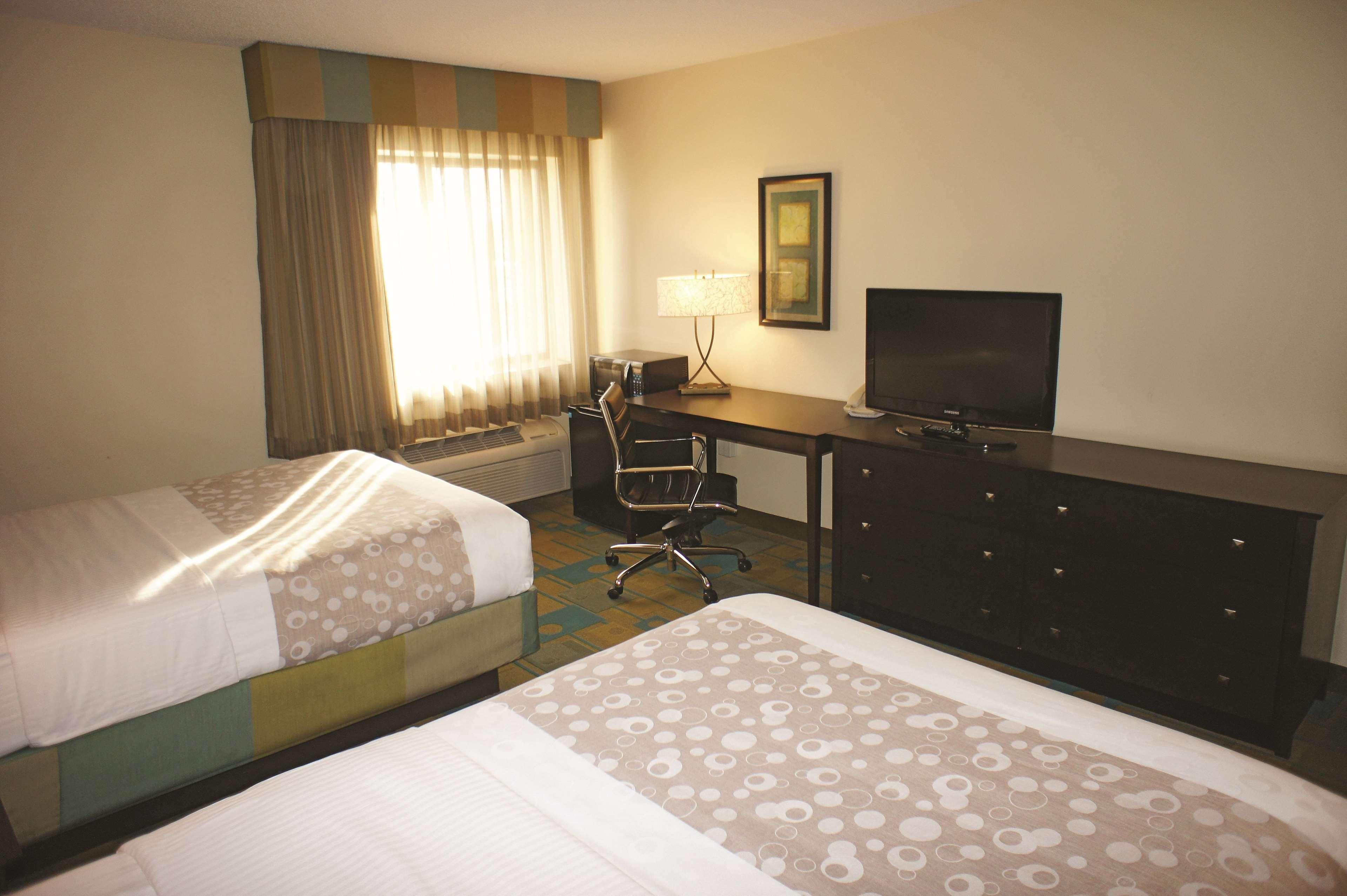 Hotel La Quinta By Wyndham Plattsburgh Zewnętrze zdjęcie