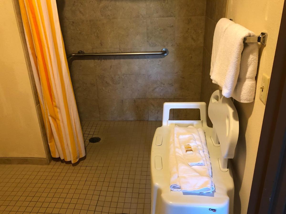 Hotel La Quinta By Wyndham Plattsburgh Zewnętrze zdjęcie