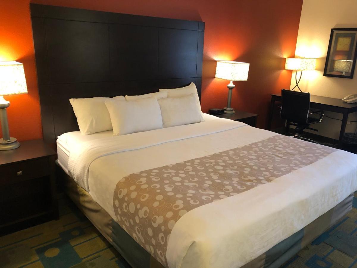 Hotel La Quinta By Wyndham Plattsburgh Zewnętrze zdjęcie