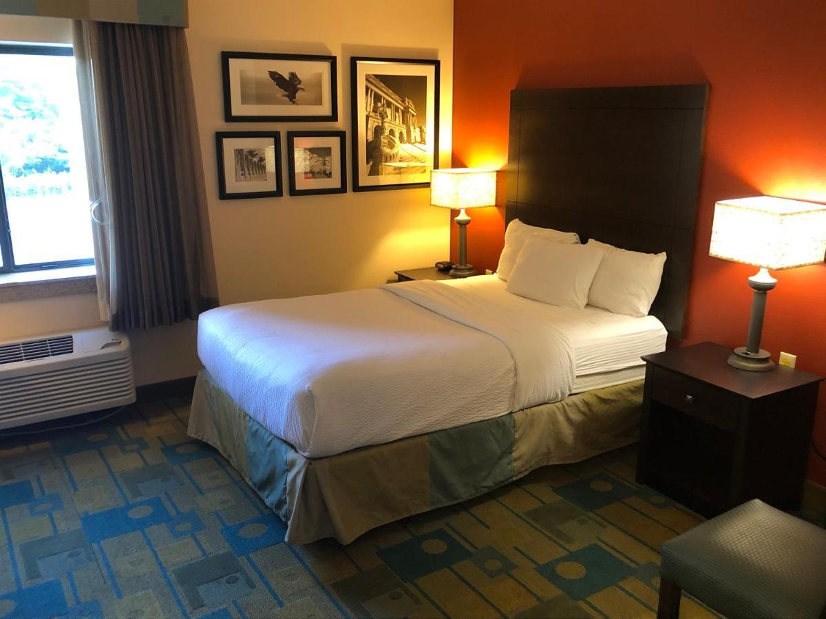 Hotel La Quinta By Wyndham Plattsburgh Zewnętrze zdjęcie