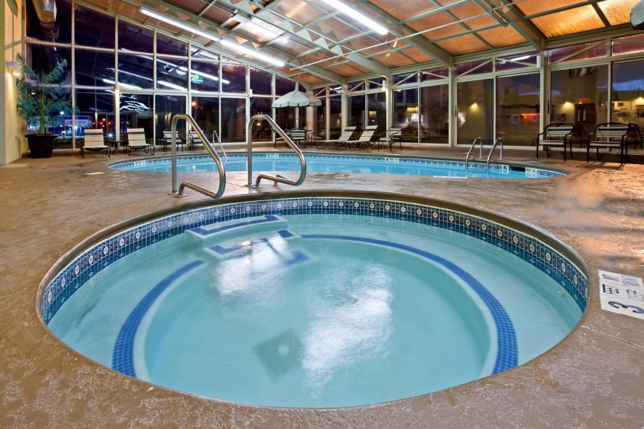 Hotel La Quinta By Wyndham Plattsburgh Zewnętrze zdjęcie